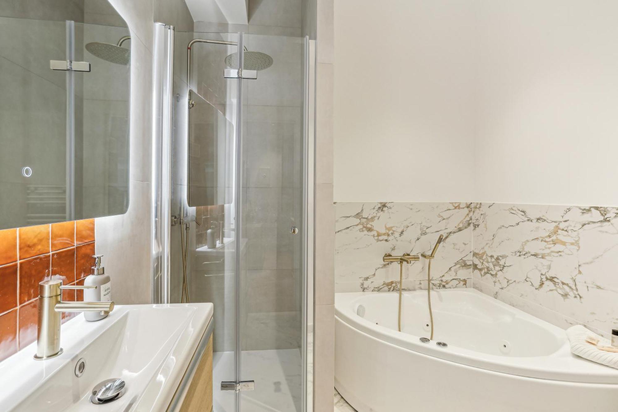 Lavie Maison Hot Tub And Ac Near Arc De Triomphe * Parijs