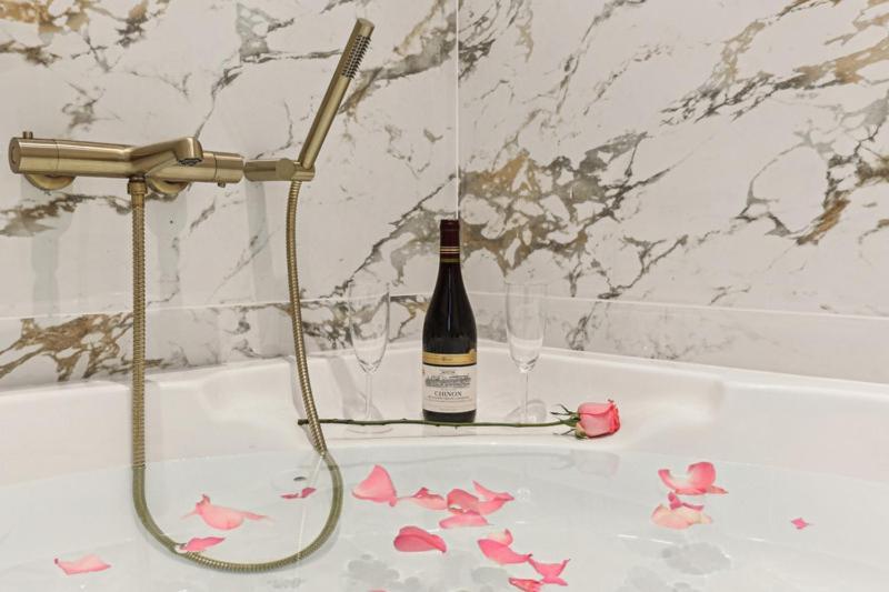 Lavie Maison Hot Tub And Ac Near Arc De Triomphe * Parijs