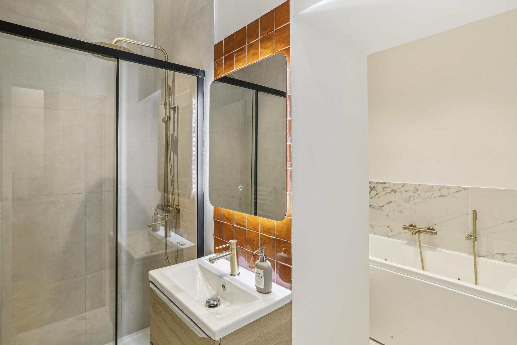 Appartement Lavie Maison Hot Tub And Ac Near Arc De Triomphe Parijs